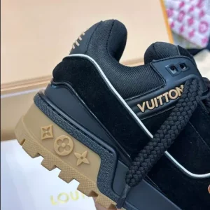 LOUIS VUITTON LV TRAINER MAXI SNEAKERS IN BLACK - L150