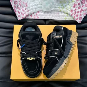 LOUIS VUITTON LV TRAINER MAXI SNEAKERS IN BLACK - L150