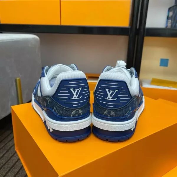 LOUIS VUITTON LV TRAINER SNEAKER – L108