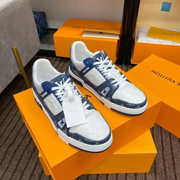 LOUIS VUITTON LV TRAINER SNEAKER – L108