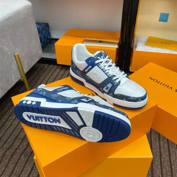 LOUIS VUITTON LV TRAINER SNEAKER – L108