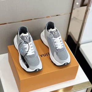 LOUIS VUITTON RUN 55 SNEAKERS IN GREY - L151