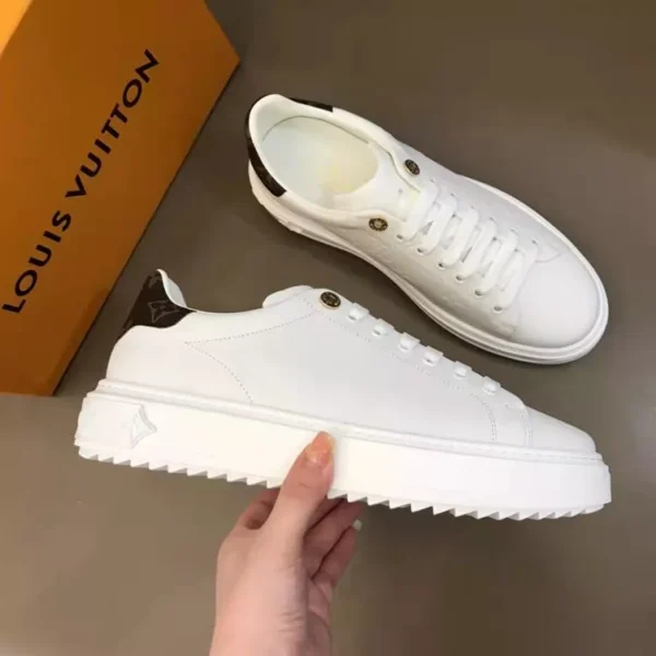 LOUIS VUITTON TIME OUT TRAINERS - L153