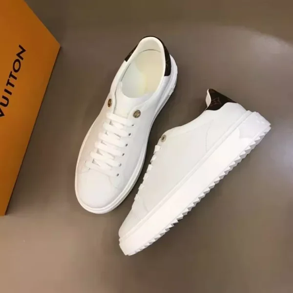 LOUIS VUITTON TIME OUT TRAINERS - L153