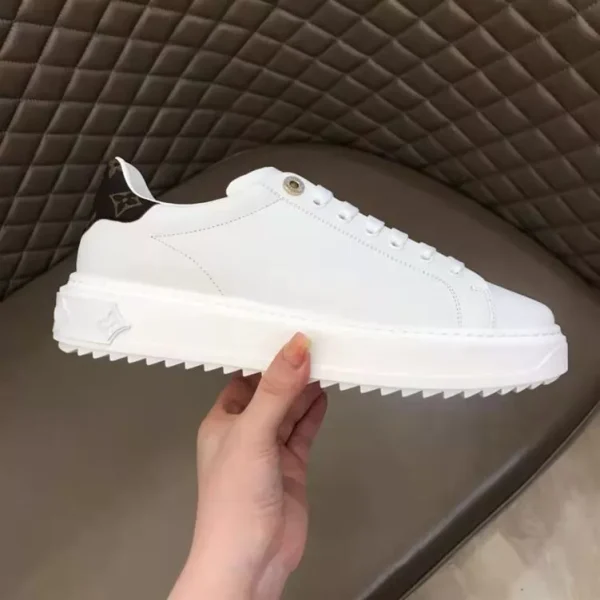 LOUIS VUITTON TIME OUT TRAINERS - L153