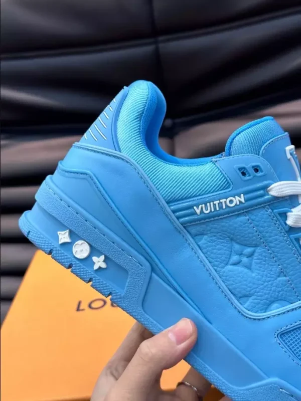 LOUIS VUITTON TRAINER SNEAKERS IN BLUE - L154